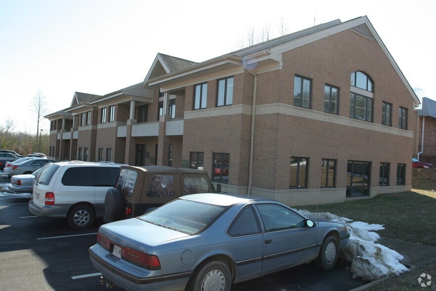 More Photos Of 2046-2048 Jefferson Davis Hwy, Stafford Office For Lease