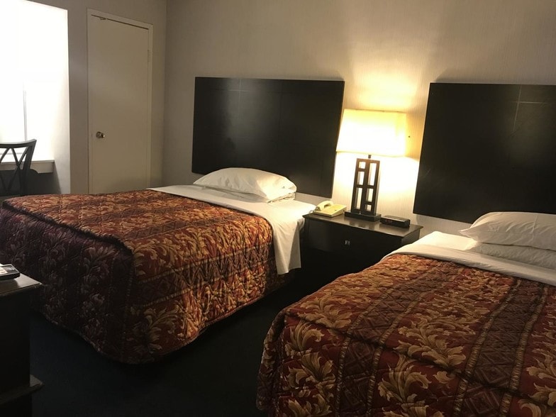 More Photos Of 1214 E Route 66 Blvd, Tucumcari Hotel For Sale