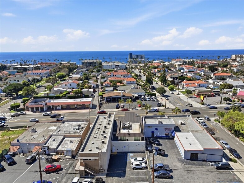 More Photos Of 1010 S Pacific Coast Hwy, Redondo Beach Storefront Retail Office For Lease