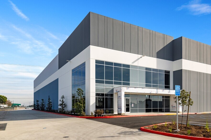 Primary Photo Of 701 E Ball Rd, Anaheim Warehouse For Lease