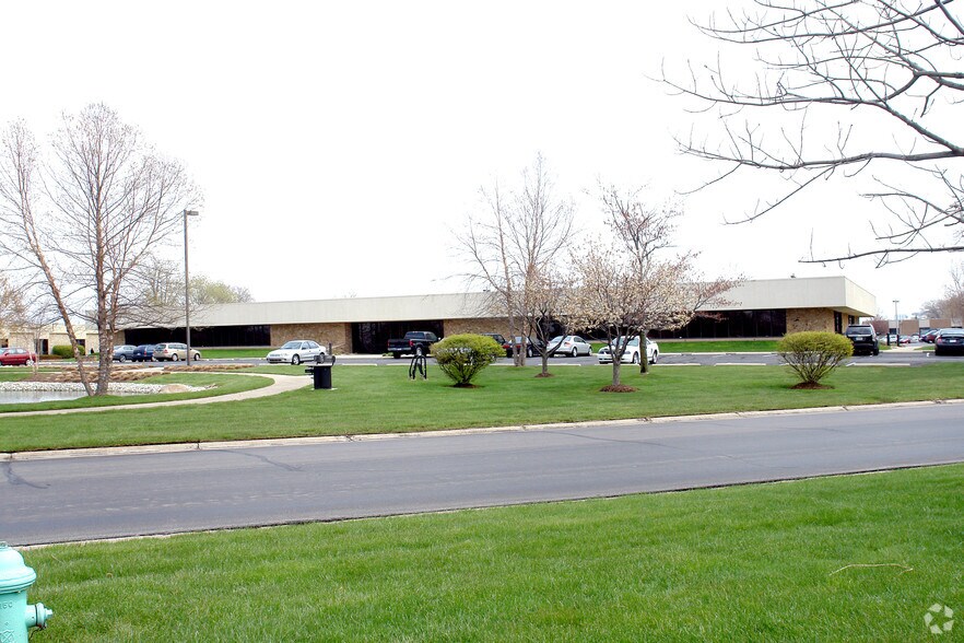More Photos Of 8021 Knue Rd, Indianapolis Office For Lease