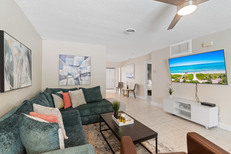 More Photos Of 1520 NE 51st St, Fort Lauderdale Apartments For Sale