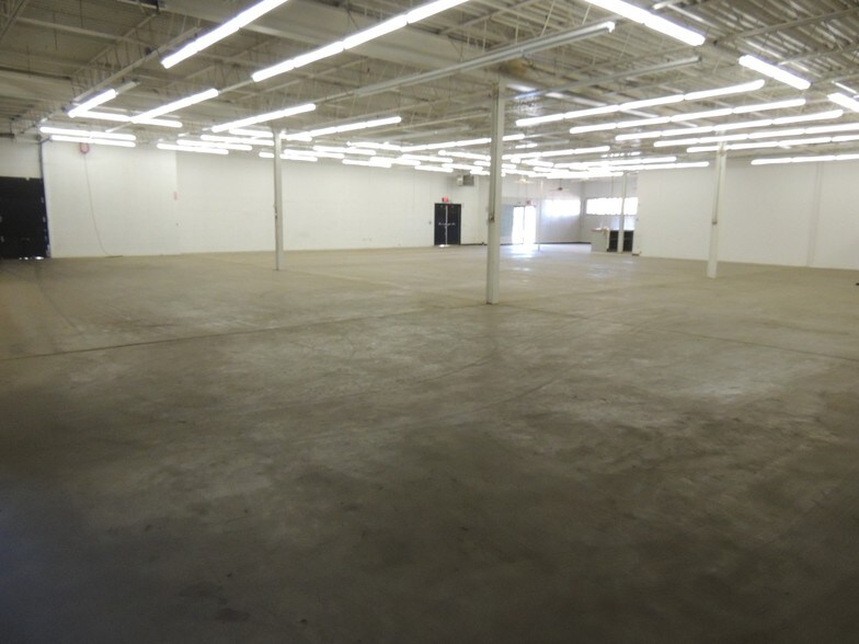 More Photos Of 14 Lexington Dr, Laconia Light Manufacturing For Lease