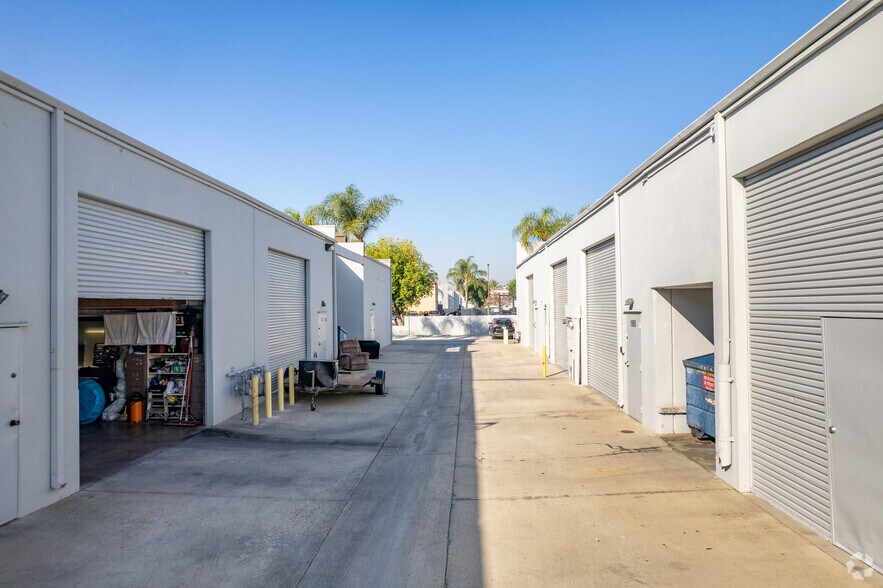 More Photos Of 1008-1028 N Tustin Ave, Anaheim Unknown For Lease