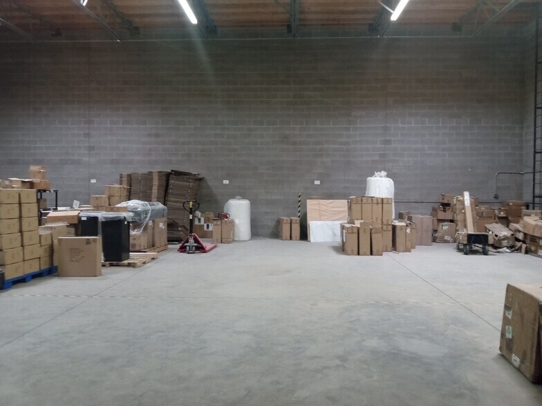 More Photos Of 4354 E Alexander Rd, Las Vegas Warehouse For Lease