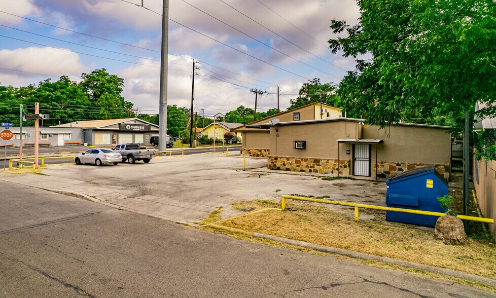 More Photos Of 1006 West Ave, San Antonio Freestanding For Sale