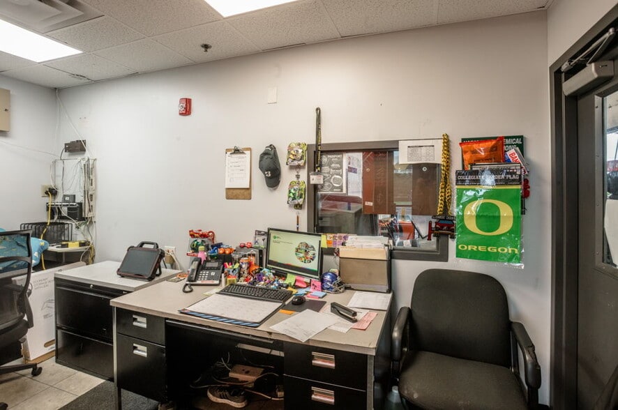 More Photos Of 1740 E Market St, Harrisonburg Storefront Retail Office For Sale