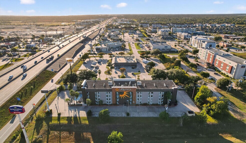 More Photos Of 5215 Interstate 10 E, Baytown Hotel For Sale