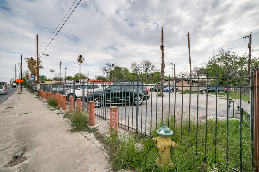 More Photos Of 1334 S General Mcmullen Dr, San Antonio Industrial For Sale