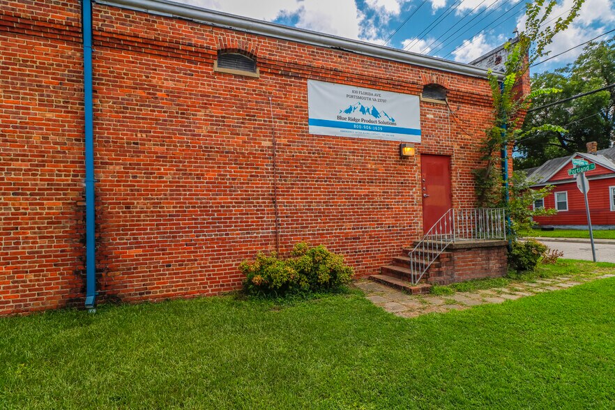 More Photos Of 827 Douglas Ave, Portsmouth Warehouse For Lease