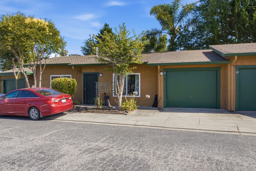 More Photos Of 1584 Chanticleer Ave, Santa Cruz Apartments For Sale