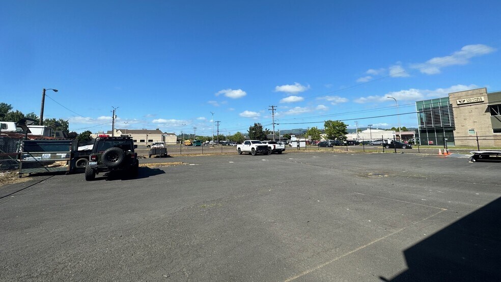 More Photos Of 1406 Tenant Way, Longview Freestanding For Sale