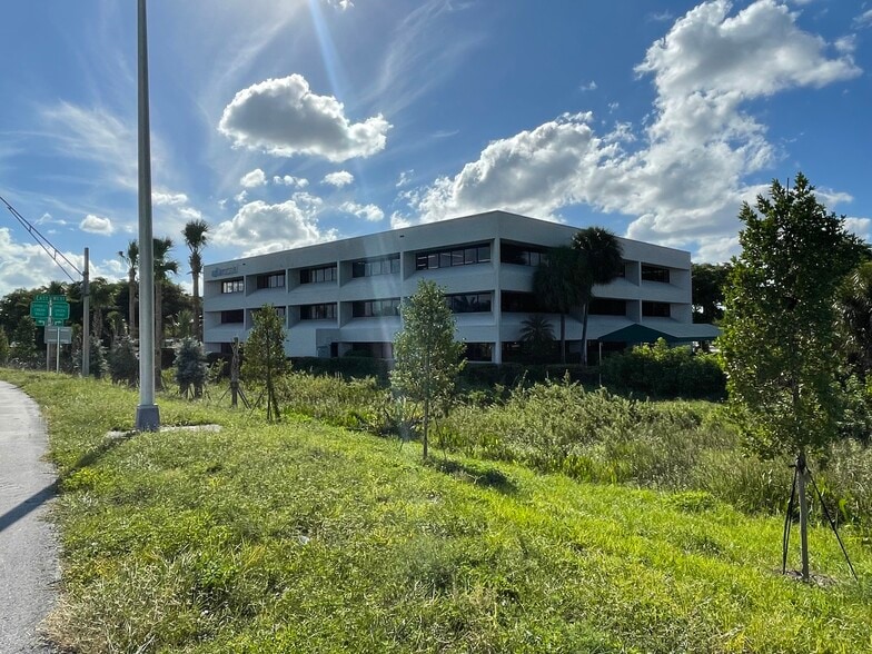 More Photos Of 6300 NE 1st Ave, Fort Lauderdale Office For Lease
