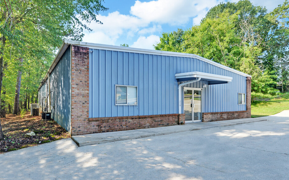 Primary Photo Of 250 E Currahee St, Toccoa Warehouse For Sale