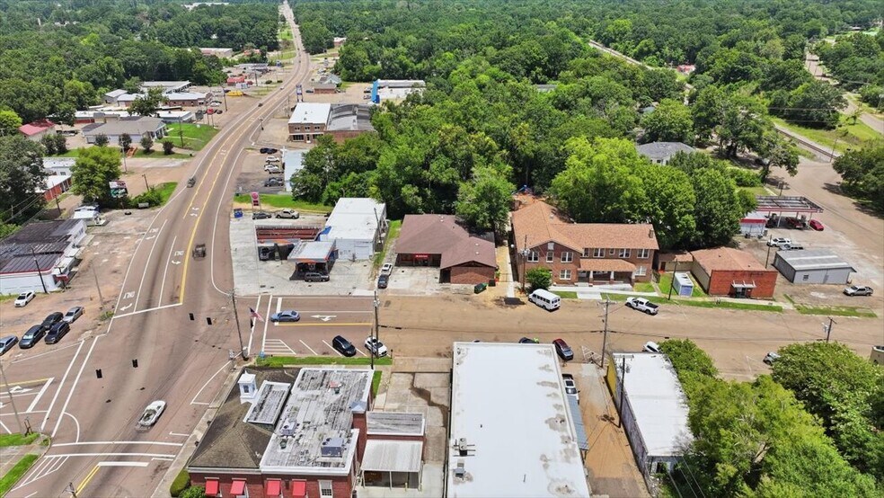 More Photos Of 148 W Green St, Hazlehurst Office For Sale