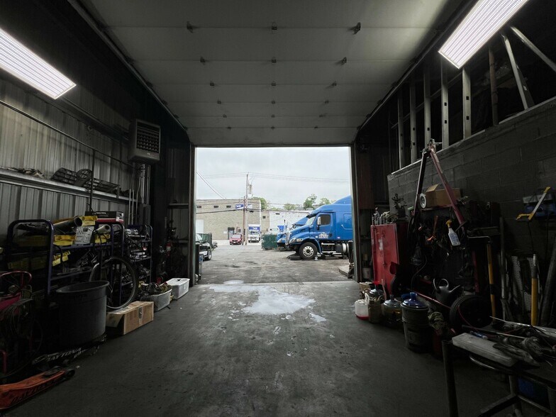 More Photos Of 115 Fulton St, White Plains Service For Lease