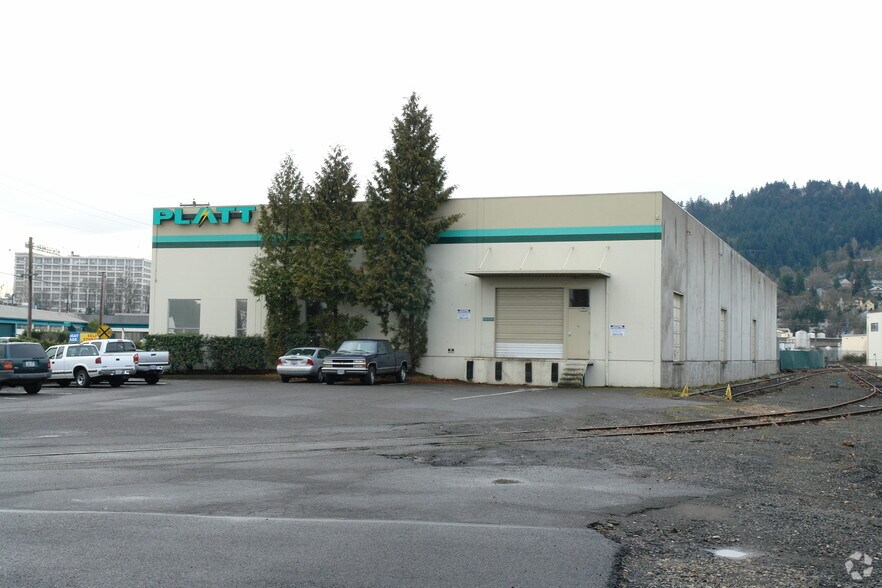 More Photos Of 3053 NW 29th Ave, Portland Warehouse For Lease