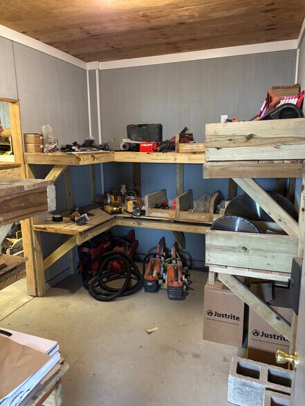 More Photos Of 1219 Transmitter Rd, Panama City Freestanding For Sale