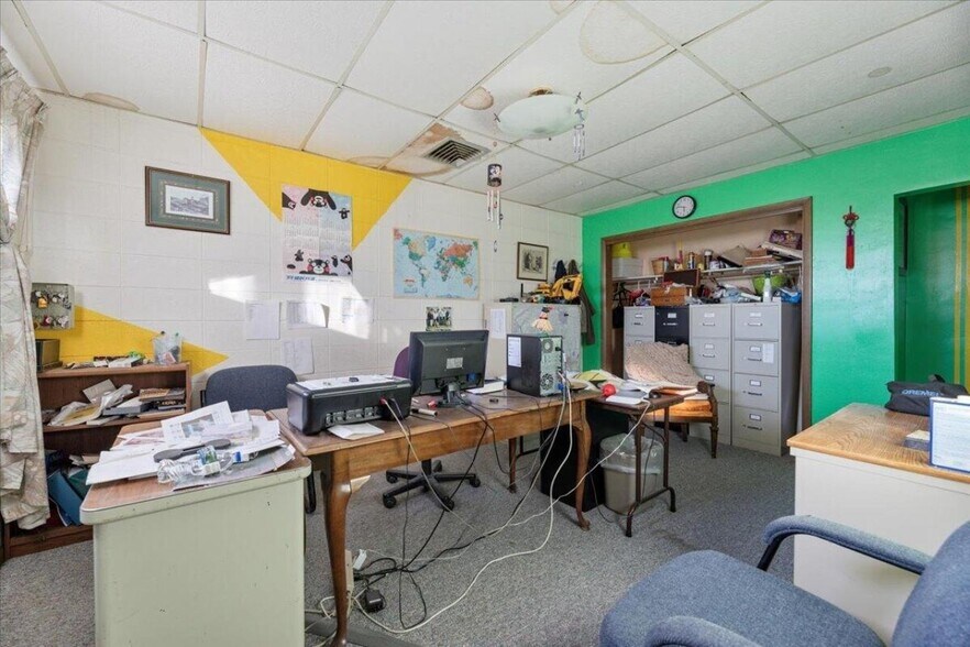 More Photos Of 21551 270th St, Mc Clelland Office For Sale