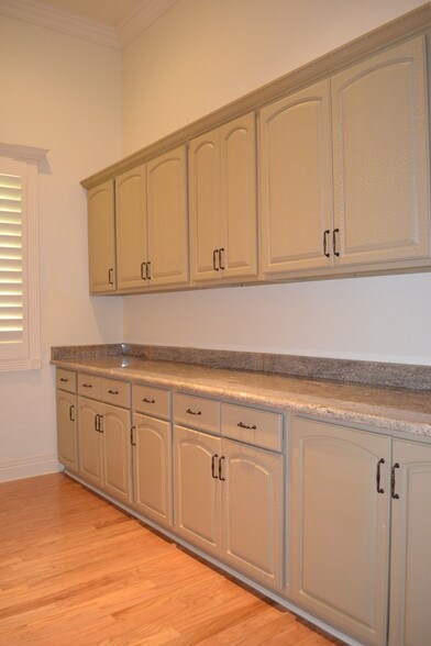 More Photos Of 154 N Festival Dr, El Paso Office For Sale