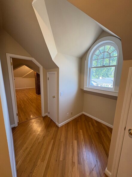 More Photos Of 143 4th Ave N, Franklin Loft Creative Space For Lease