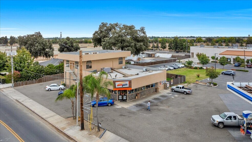 More Photos Of 1088 N Mooney Blvd, Tulare Freestanding For Lease
