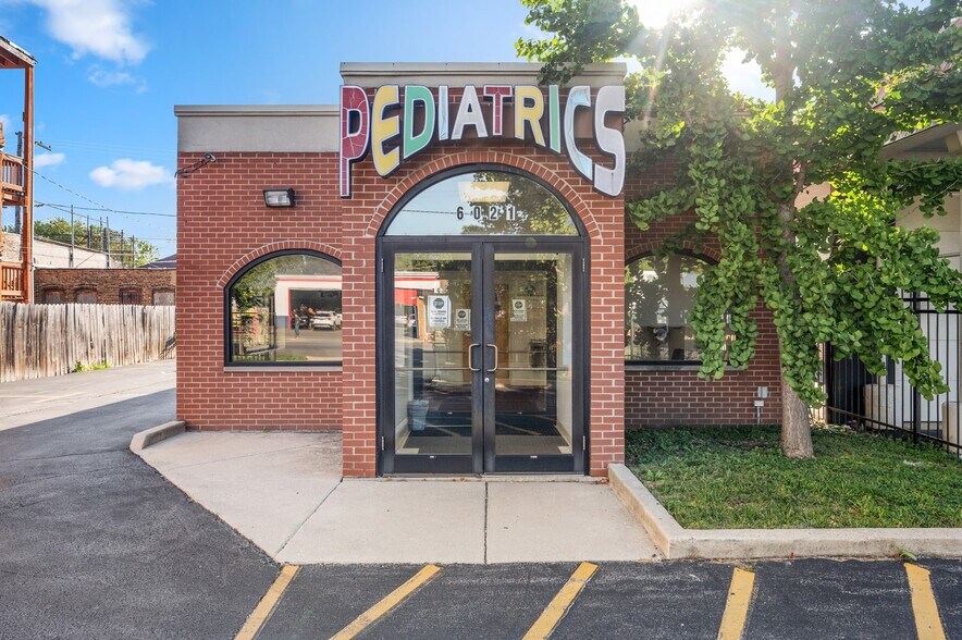 More Photos Of 6021 S Kedzie Ave, Chicago Medical For Sale