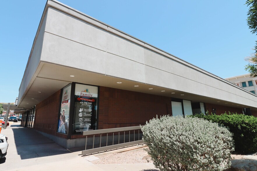 More Photos Of 25 N 100 E, Saint George Unknown For Lease