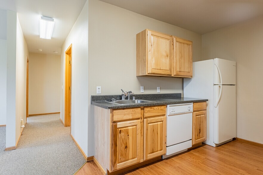 More Photos Of 914 Citadel Dr, Everson Office Residential For Lease