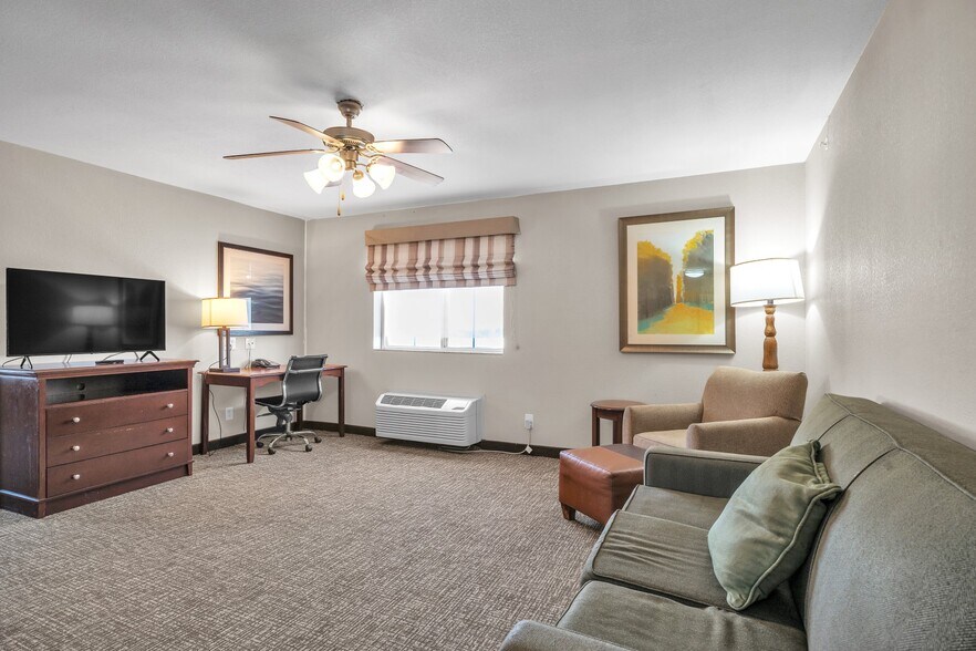 More Photos Of 4101 Parks Legado Rd, Odessa Hotel For Sale