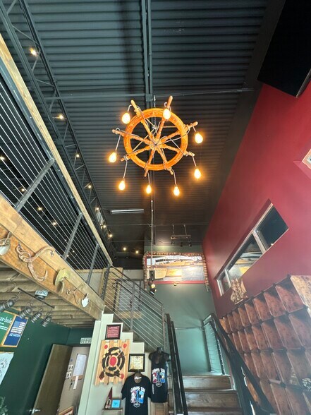 More Photos Of 201 E Center St, Tarpon Springs Bar For Lease