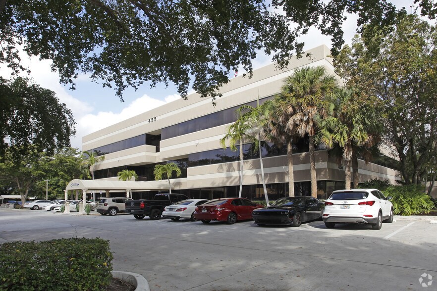More Photos Of 455 Fairway Dr, Deerfield Beach Office For Lease