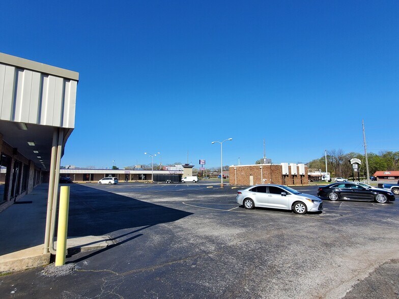 More Photos Of 2207 University Dr NW, Huntsville Unknown For Lease