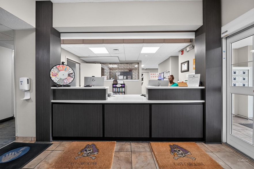 More Photos Of 1055 Waterford Commons Rd, Greenville Hotel For Sale