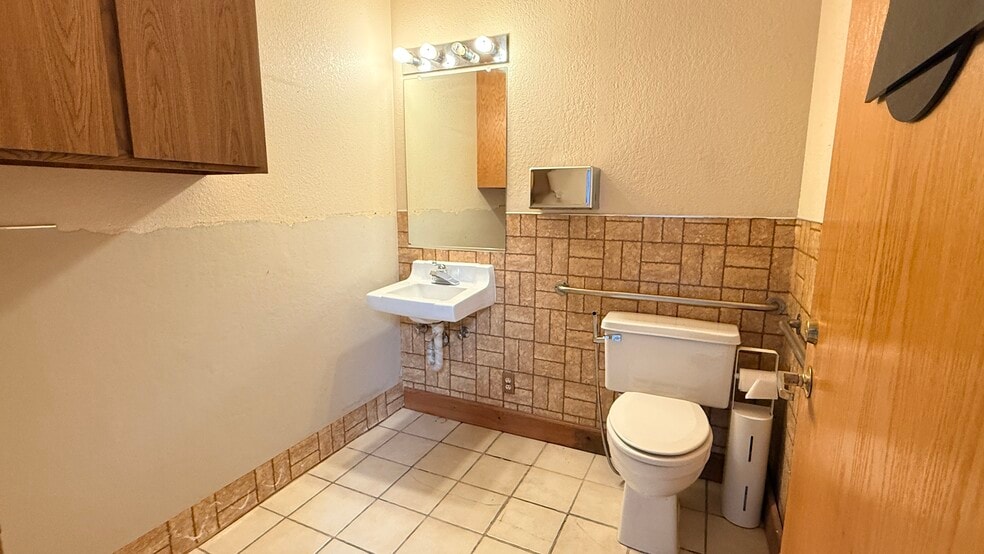 More Photos Of 30995-30997 Huntwood Ave, Hayward Warehouse For Sale