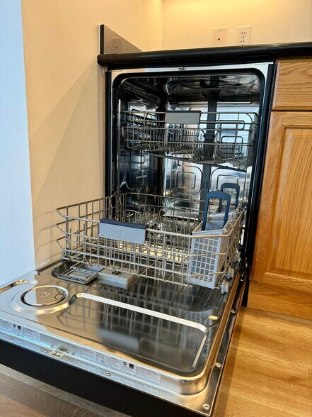 More Photos Of 2415 San Pablo Ave, Oakland Apartments For Sale