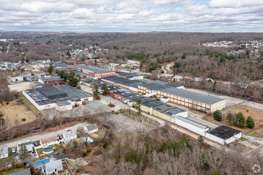 More Photos Of 340 Waterman Ave, Smithfield Warehouse For Lease