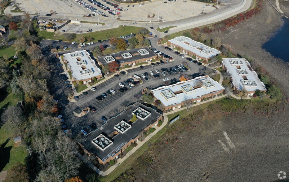 More Photos Of 1535 Lake Cook Rd, Northbrook Office For Sale