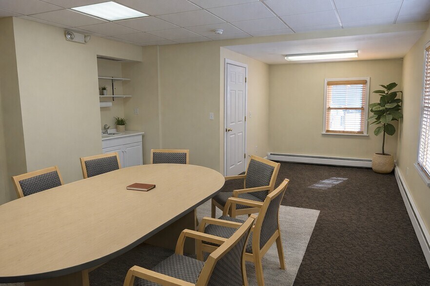 More Photos Of 21 Oakland Ave, Warwick Medical For Lease