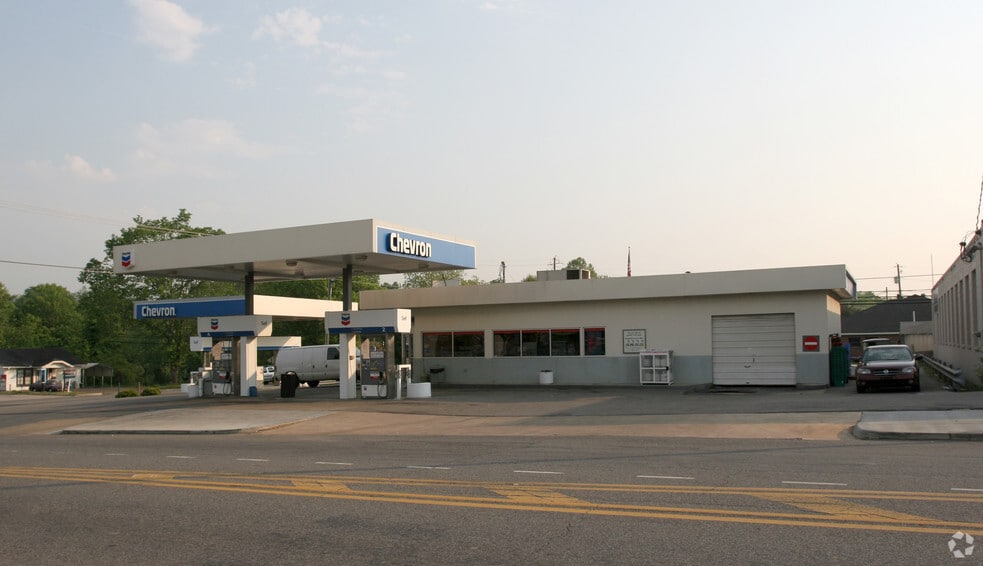 More Photos Of 7700 Parkway Dr, Leeds Convenience Store For Sale