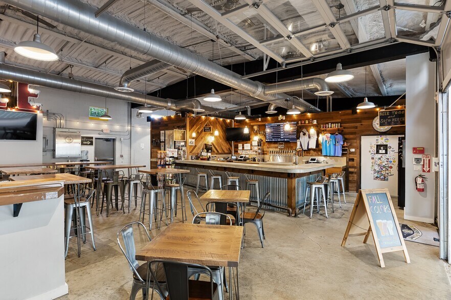 More Photos Of 705 W New York Ave, Somers Point General Retail For Sale