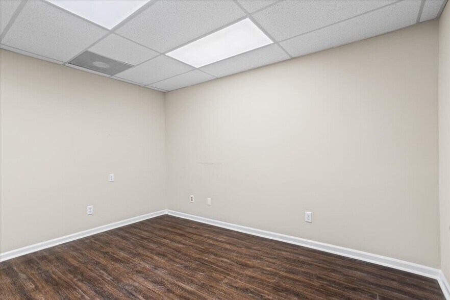 More Photos Of 889 Commerce Dr Sw, Conyers Loft Creative Space For Sale