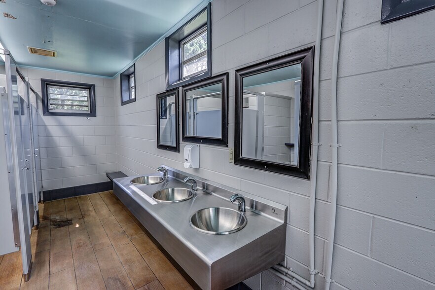 More Photos Of 1105 W Lake Rd, Spout Spring Trailer Camper Park For Sale