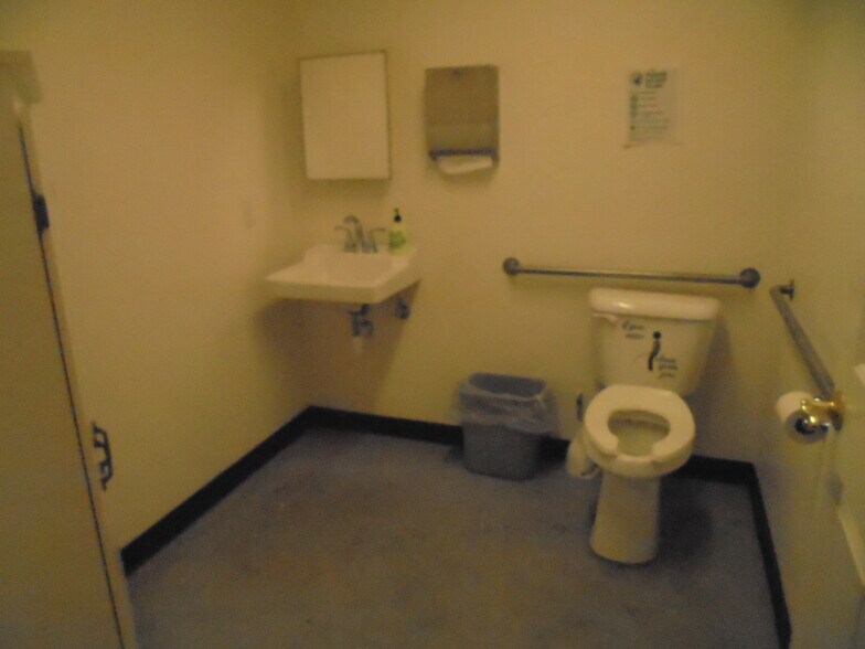 More Photos Of 127 S 1st St, Blythe Flex For Sale