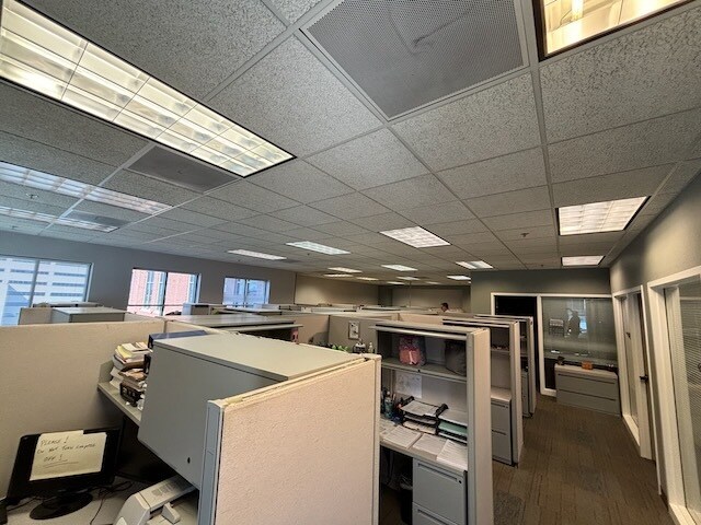 More Photos Of 21 SE 3rd St, Evansville Office For Lease