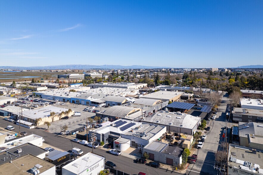 More Photos Of 953 Washington St, San Carlos Warehouse For Lease