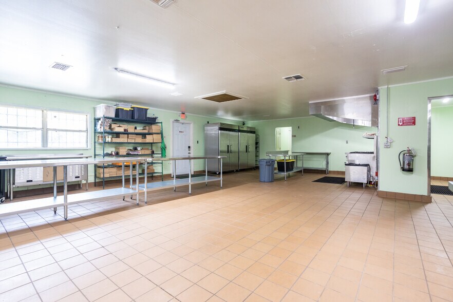 More Photos Of 10204 Se State Road 100, Starke Flex For Sale