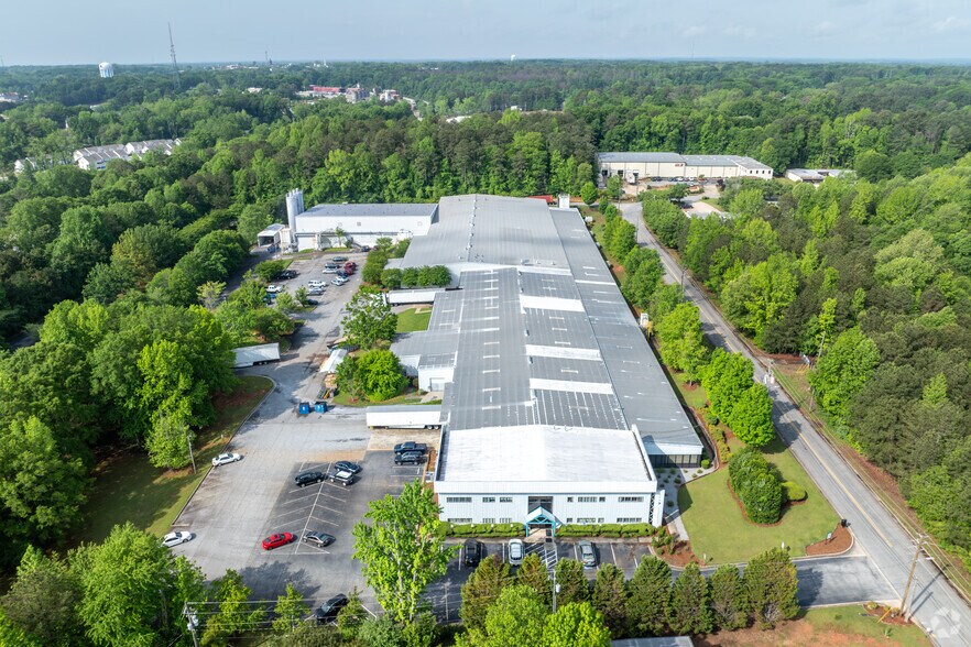 More Photos Of 83 Hillwood Cir, Newnan Manufacturing For Lease