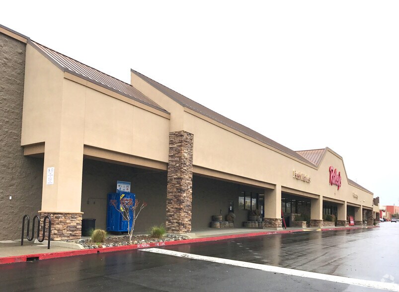 More Photos Of 1915 Douglas Blvd, Roseville Supermarket For Sale