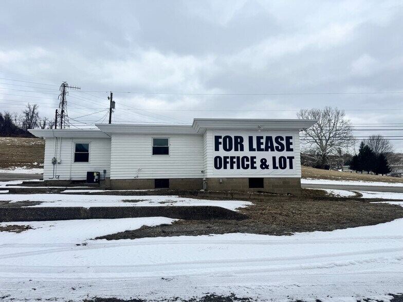 More Photos Of 810 Carlton Dr, Bentleyville Office For Lease